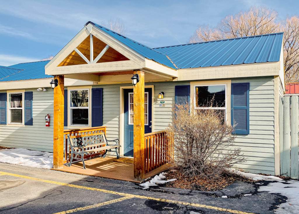 deluxe queen cottage exterior