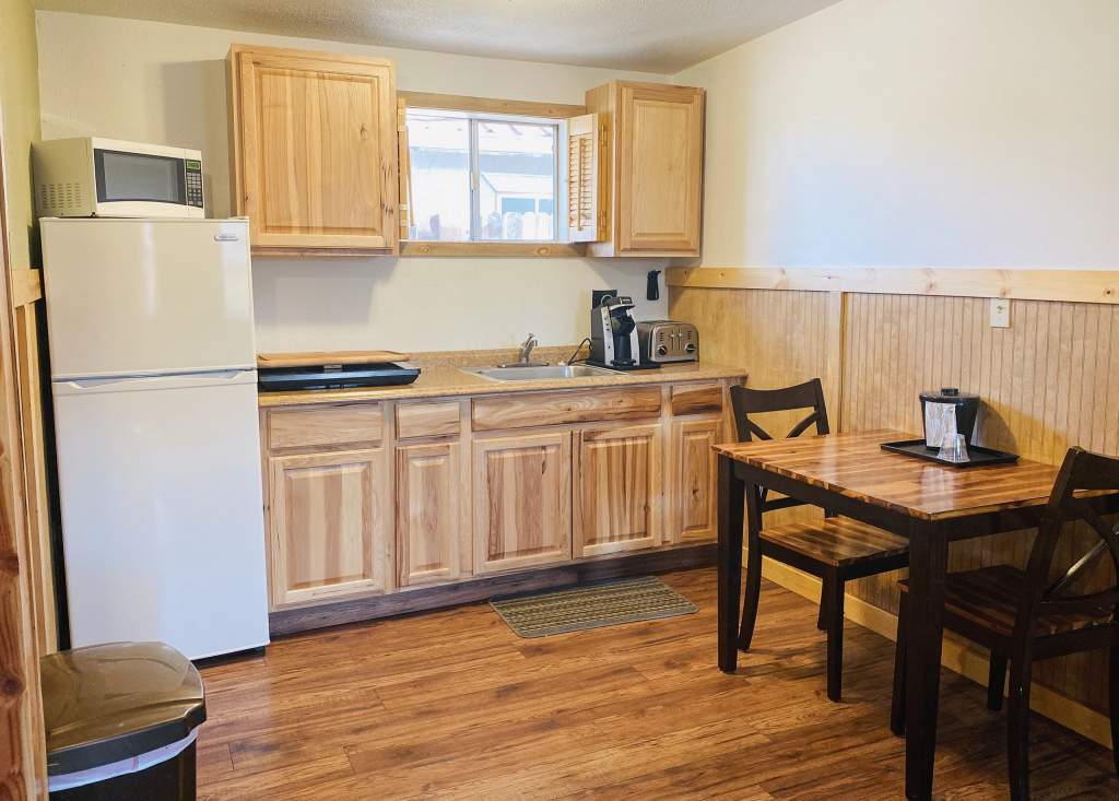 deluxe queen cottage kitchenette