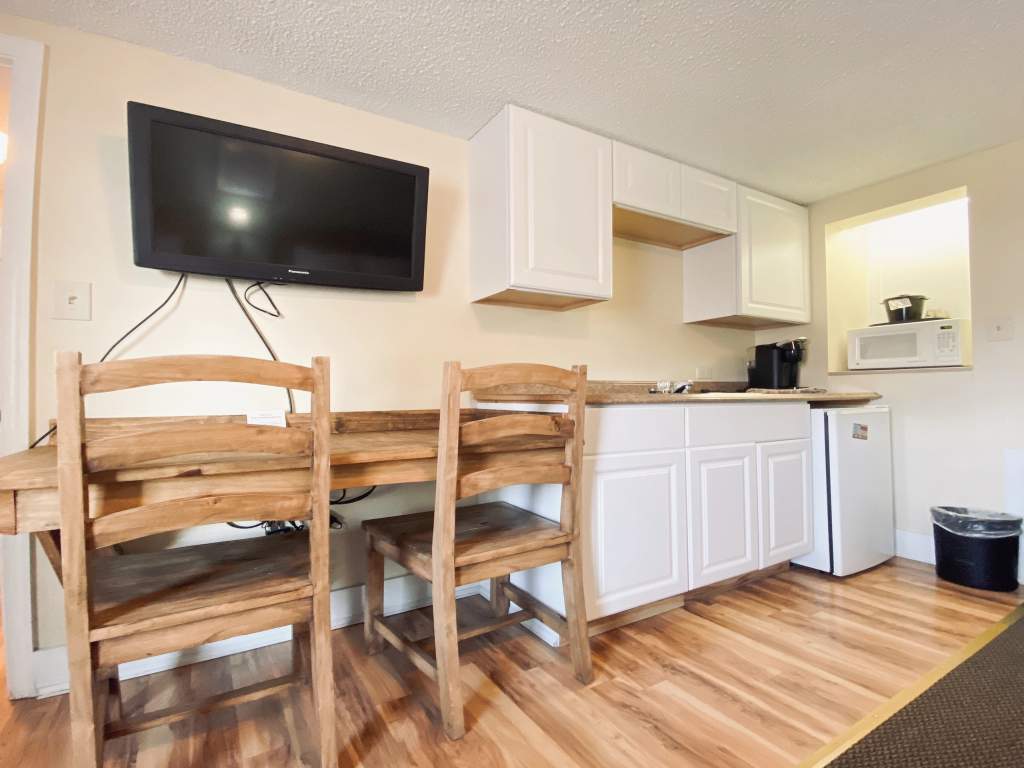 two bedroom cottage kitchenette